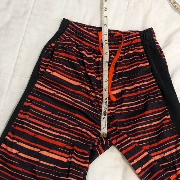 Nike Dri-Fit striped athletic shorts with an elastic waist size Large - Picture 3 of 8